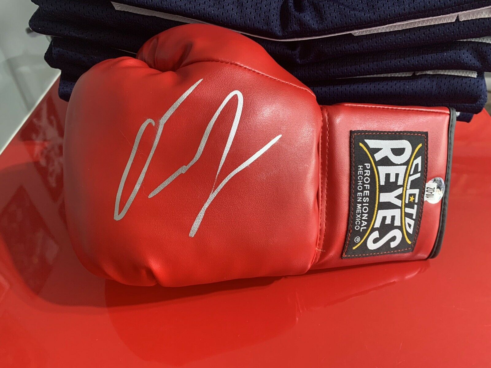 Omar Juarez Signed Boxing Glove Cleto Reyes Coa